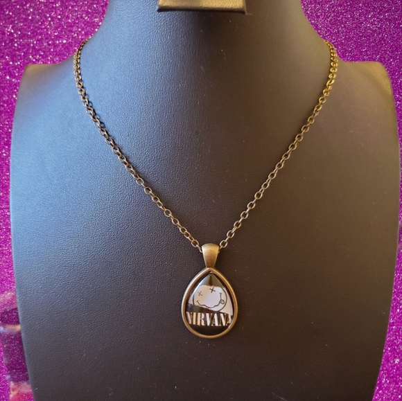 Nirvana necklace - Picture 2 of 3